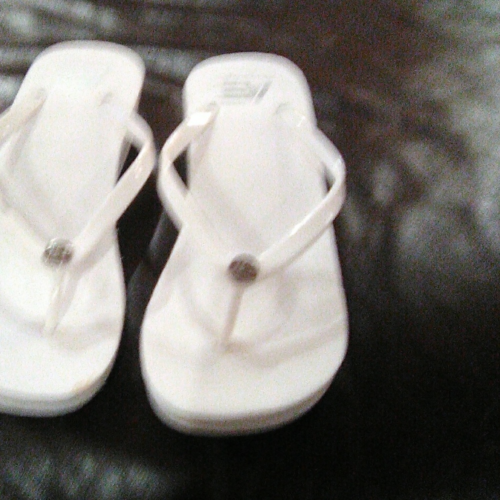 Sandles - Picture 2 of 6